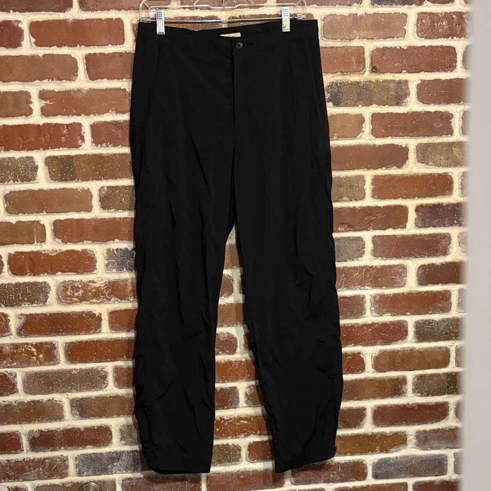 Royal Robbins size 10 short black pants